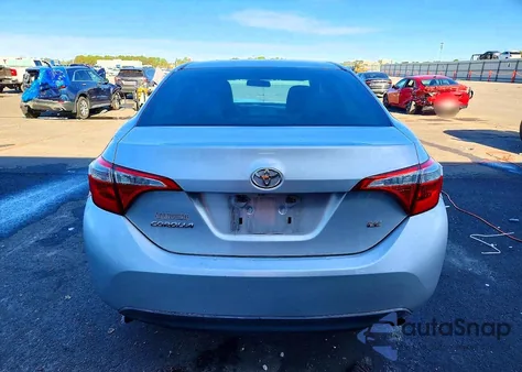 2015 Toyota Corolla L z USA, uszkodzony, nr VIN 5YFBURHE5FP254917